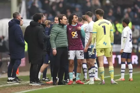 واقعة عنصرية ضد حنبعل المجبري في إنجلترا.. وبيرنلي يتحرك رسميًا